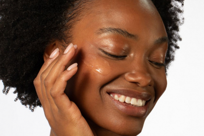 Rougeur visage et plaques rouges : Comment apaiser votre peau ?